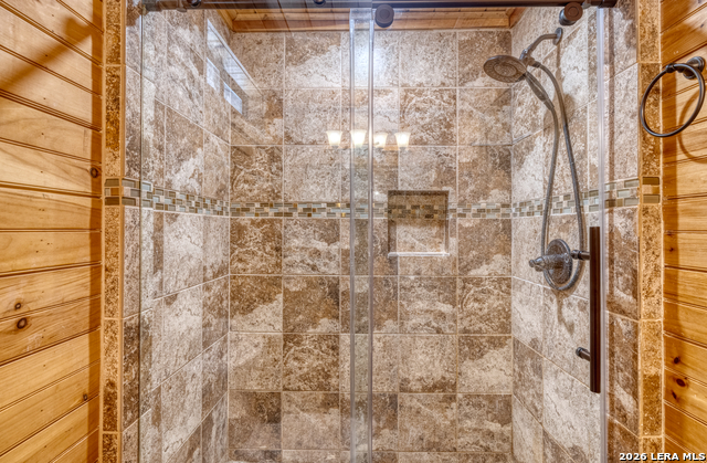 Image 25 of 39 For 416 Canyon Oaks Dr.