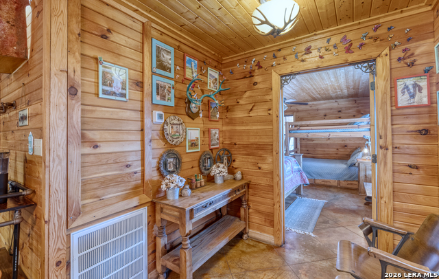 Image 27 of 39 For 416 Canyon Oaks Dr.