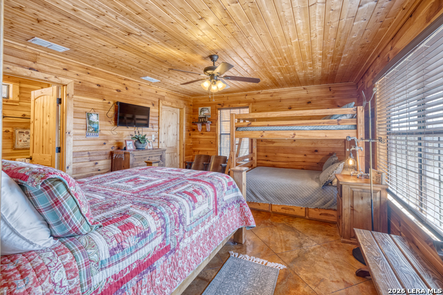 Image 30 of 39 For 416 Canyon Oaks Dr.