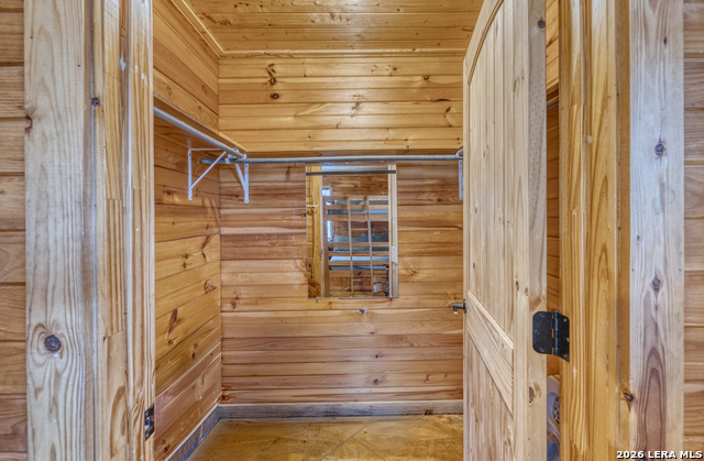 Image 33 of 39 For 416 Canyon Oaks Dr.