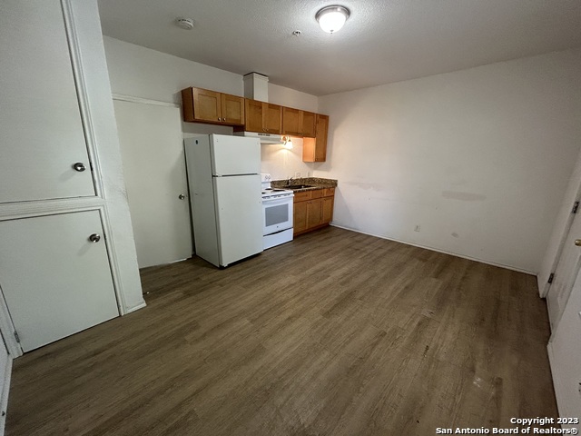 Image 5 of 13 For 816 Rivas St  C