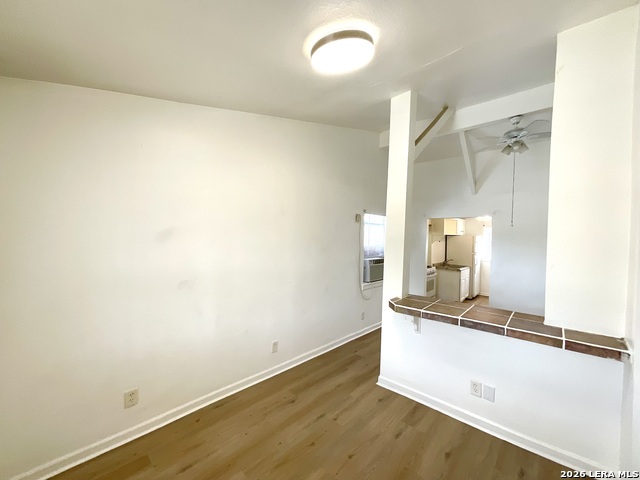 Listing photo id 1 for 602 Lovett  5