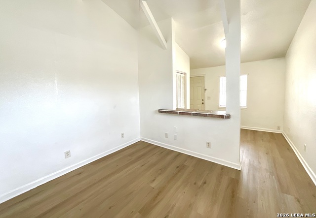 Listing photo id 4 for 602 Lovett  5