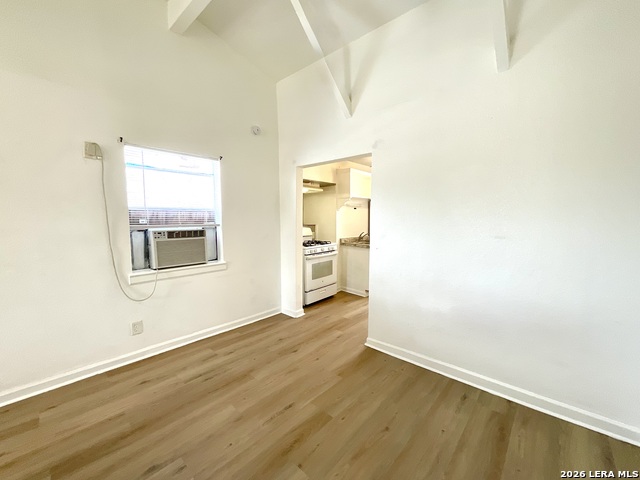 Listing photo id 5 for 602 Lovett  5