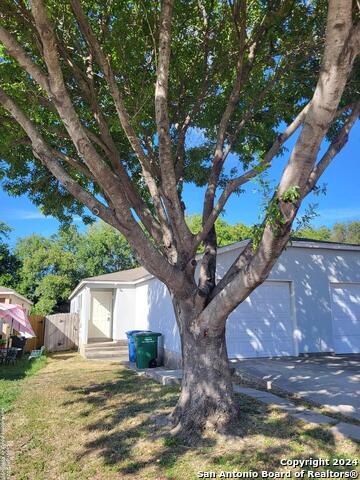 Image 2 of 13 For 3848 Maverick Creek Rd