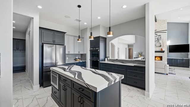 Image 14 of 66 For 2587 Falling Oak