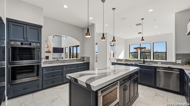 Image 16 of 66 For 2587 Falling Oak