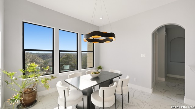 Image 17 of 66 For 2587 Falling Oak