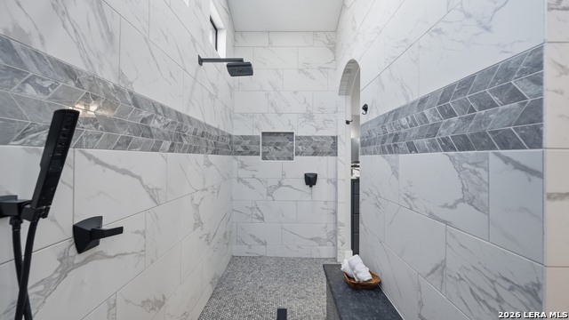 Image 27 of 66 For 2587 Falling Oak