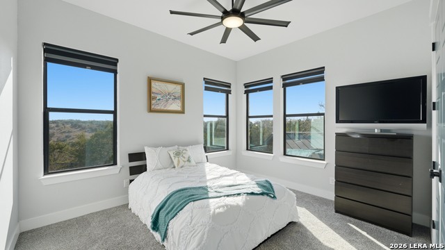 Image 32 of 66 For 2587 Falling Oak