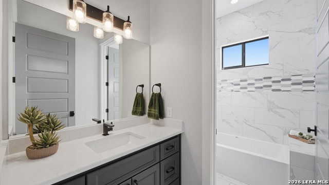 Image 34 of 66 For 2587 Falling Oak