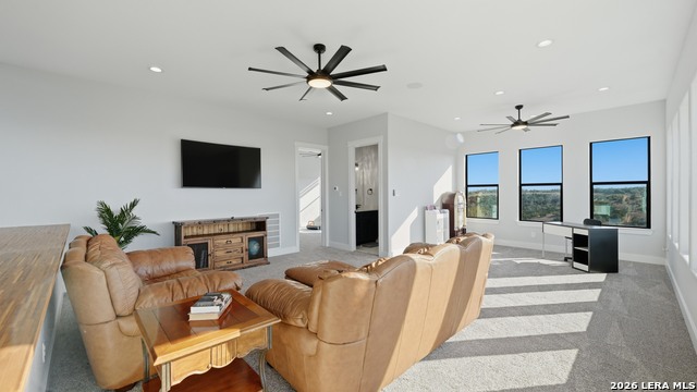 Image 37 of 66 For 2587 Falling Oak