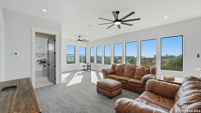 Image 38 of 66 For 2587 Falling Oak