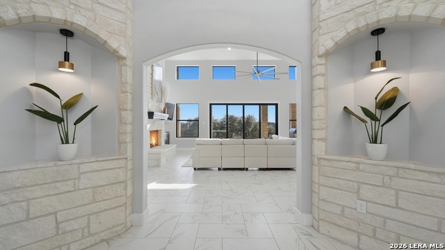 Image 5 of 66 For 2587 Falling Oak