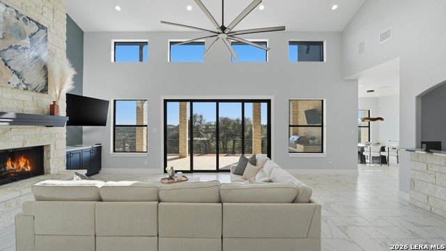 Image 7 of 66 For 2587 Falling Oak