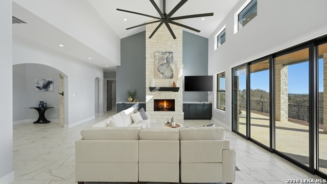 Image 9 of 66 For 2587 Falling Oak