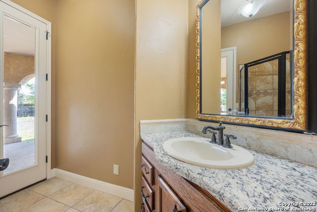 Listing photo id 15 for 124 Allens Bend