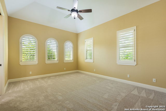 Listing photo id 16 for 124 Allens Bend