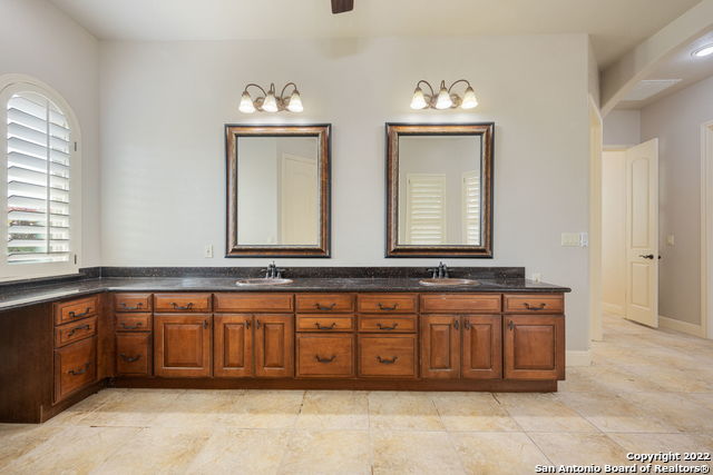 Listing photo id 19 for 124 Allens Bend