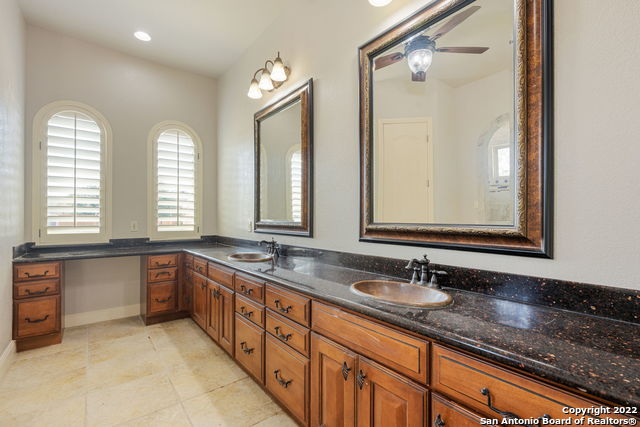 Listing photo id 7 for 124 Allens Bend