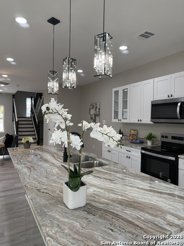 Image 15 of 34 For 644 Canyon Circle