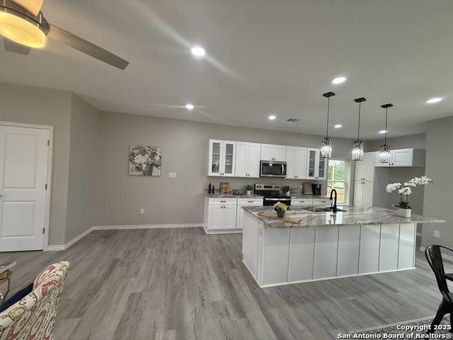 Image 4 of 34 For 644 Canyon Circle