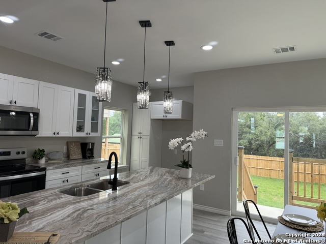 Image 8 of 34 For 644 Canyon Circle