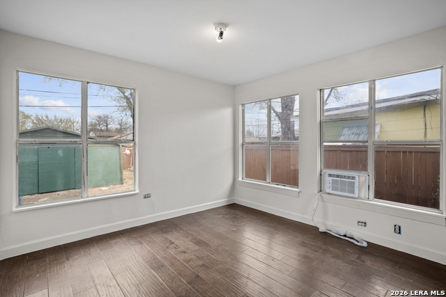 Image 14 of 23 For 119 Freiling