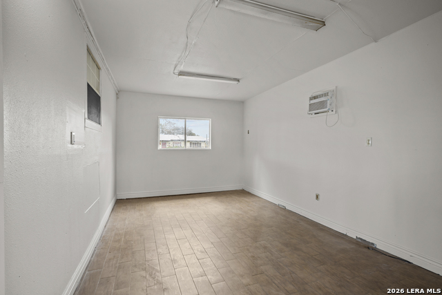 Image 17 of 23 For 119 Freiling