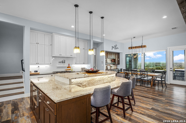 Image 22 of 50 For 526 Cantera  