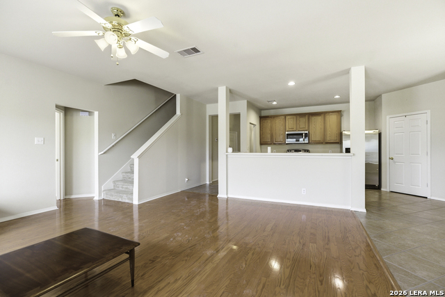 Image 4 of 28 For 22130 Prospect Hl