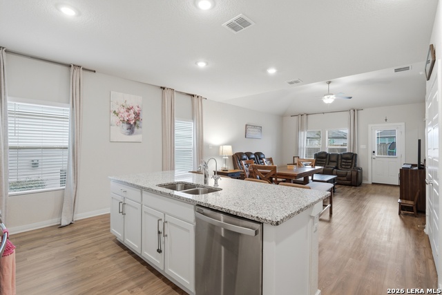 Image 10 of 30 For 827 Laurel  