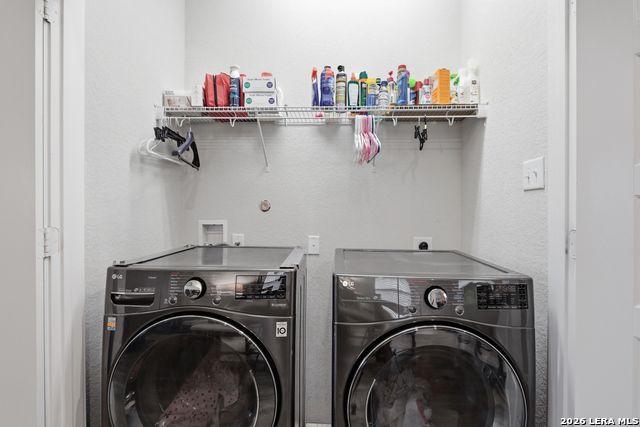 Image 12 of 30 For 827 Laurel  