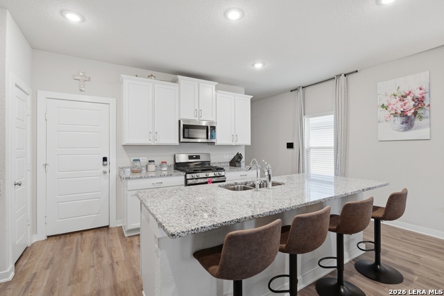 Image 13 of 30 For 827 Laurel  