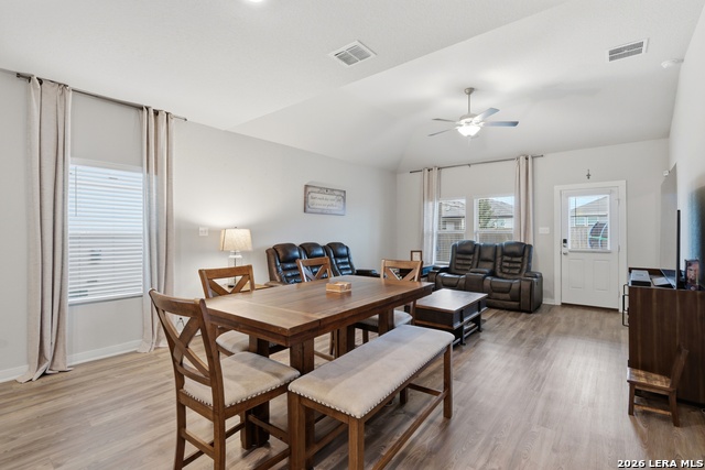 Image 14 of 30 For 827 Laurel  