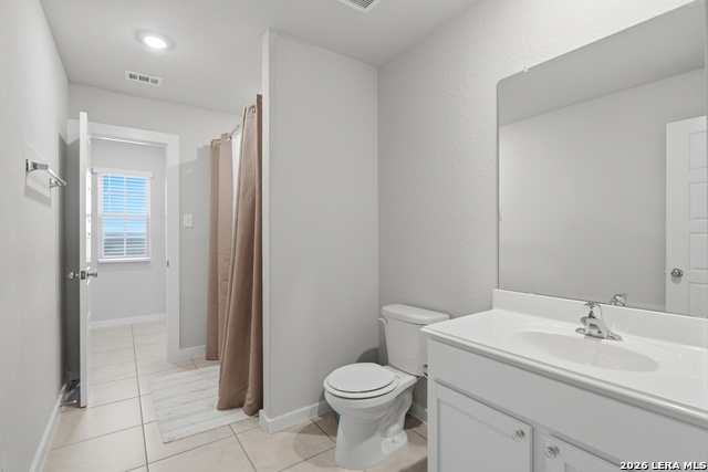 Image 22 of 30 For 827 Laurel  