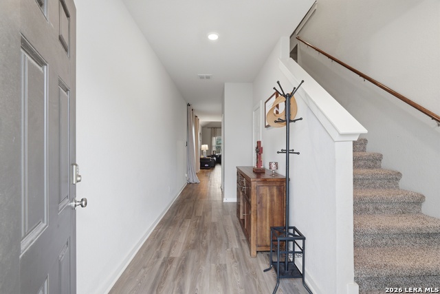 Image 4 of 30 For 827 Laurel  