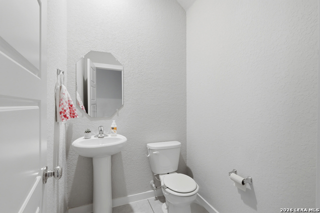 Image 5 of 30 For 827 Laurel  