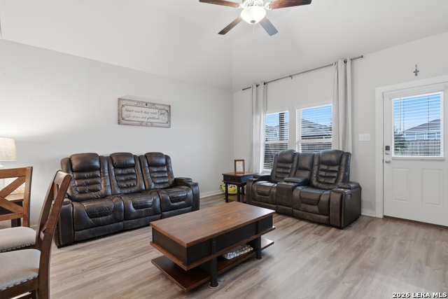 Image 8 of 30 For 827 Laurel  