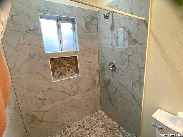 Image 10 of 30 For 723 S San Bernardo Ave