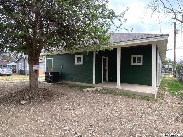 Image 16 of 30 For 723 S San Bernardo Ave