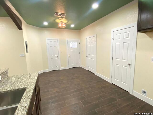 Image 7 of 30 For 723 S San Bernardo Ave