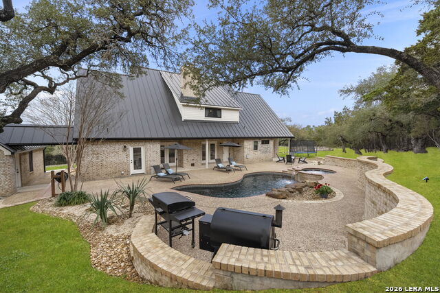 Listing photo id 48 for 1130 Stoney Ridge Rd