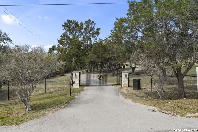 Listing photo id 60 for 1130 Stoney Ridge Rd