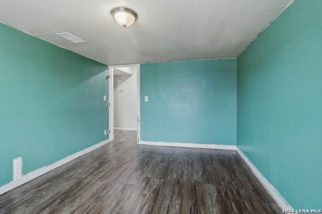 Image 20 of 25 For 477 Bandera  