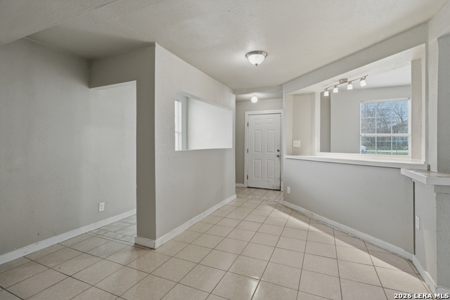 Image 4 of 25 For 477 Bandera  