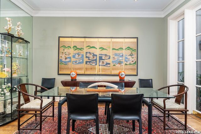 Listing photo id 11 for 122 Chester  Apt 2