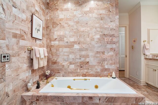 Listing photo id 23 for 122 Chester  Apt 2