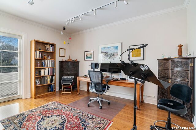 Listing photo id 26 for 122 Chester  Apt 2