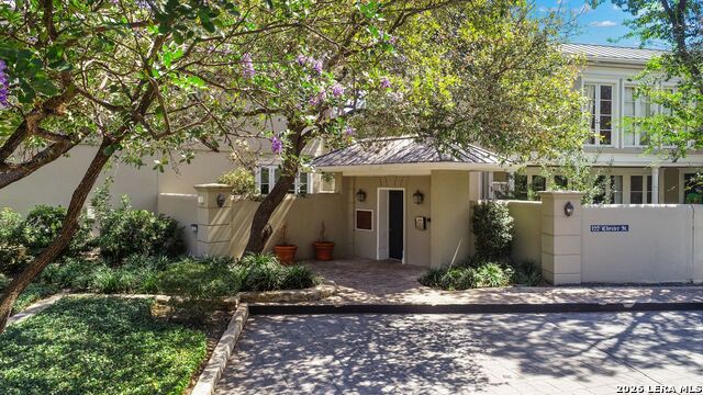 Listing photo id 28 for 122 Chester  Apt 2